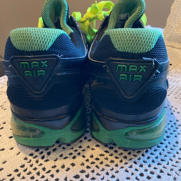 Nike Max Air black and green sneakers - Picture 2 of 7